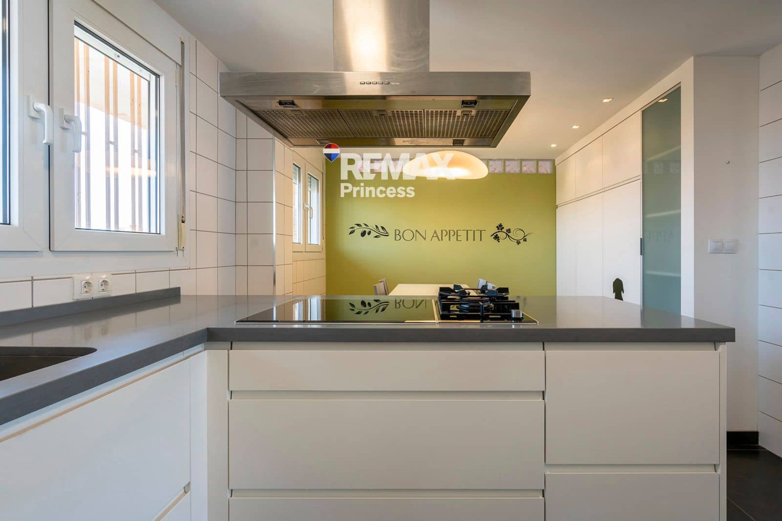 4 chambre Appartement à vendre à Cabo de las Huertas avec piscine garage - 785 000 € (Ref: 9569564)