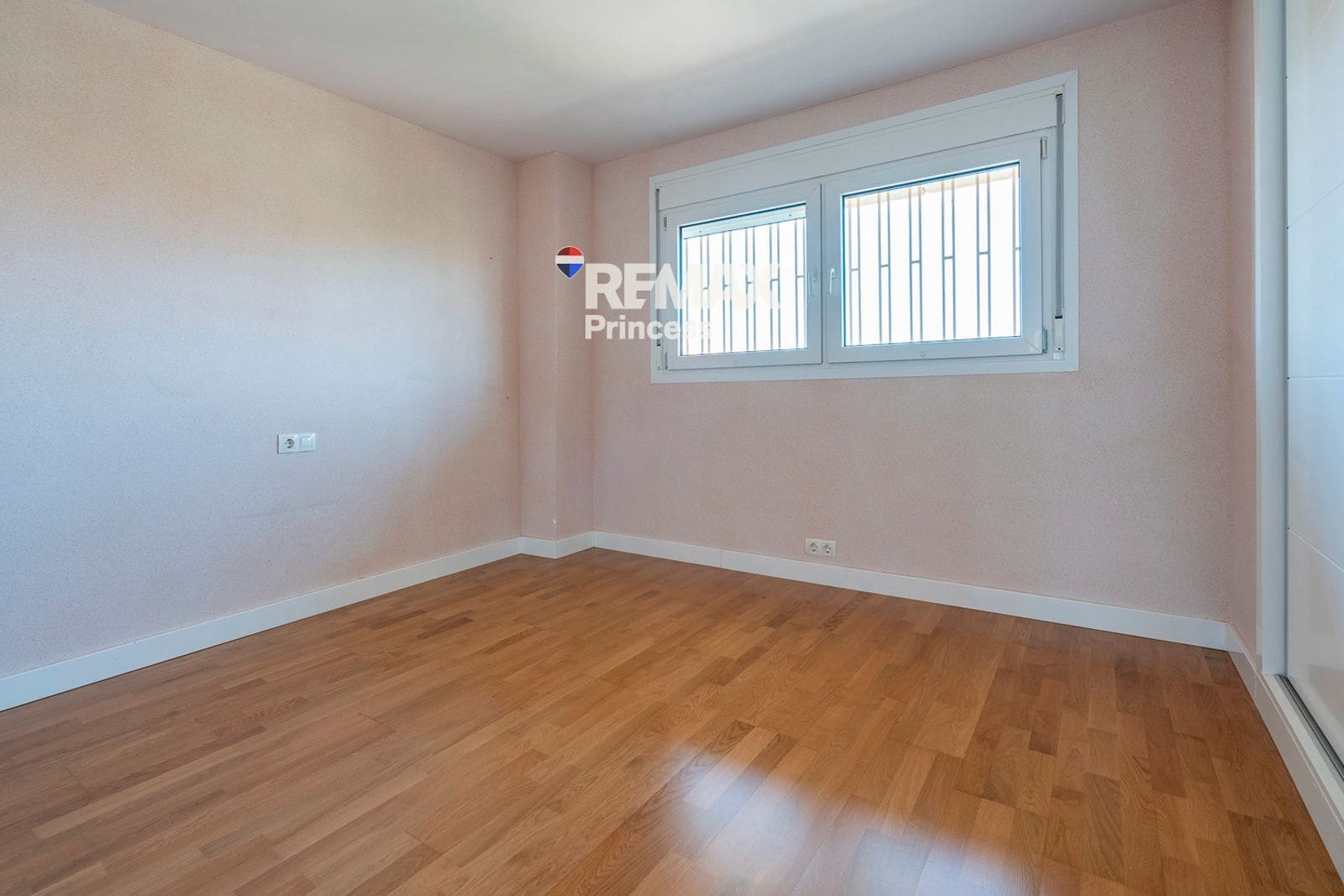 4 chambre Appartement à vendre à Cabo de las Huertas avec piscine garage - 785 000 € (Ref: 9569564)