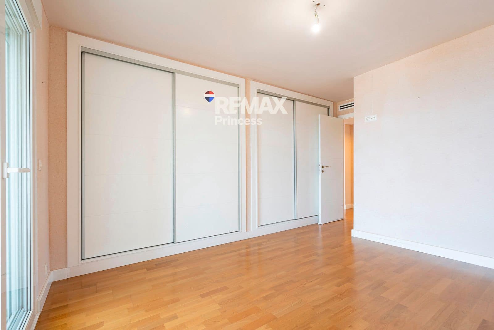 4 chambre Appartement à vendre à Cabo de las Huertas avec piscine garage - 785 000 € (Ref: 9569564)