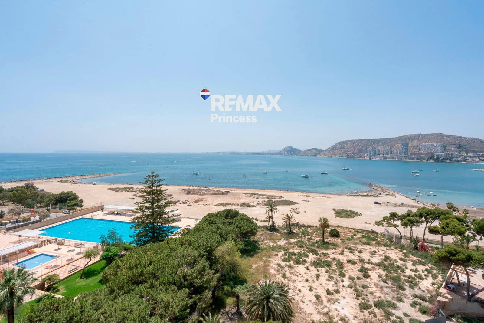 4 chambre Appartement à vendre à Cabo de las Huertas avec piscine garage - 785 000 € (Ref: 9569564)