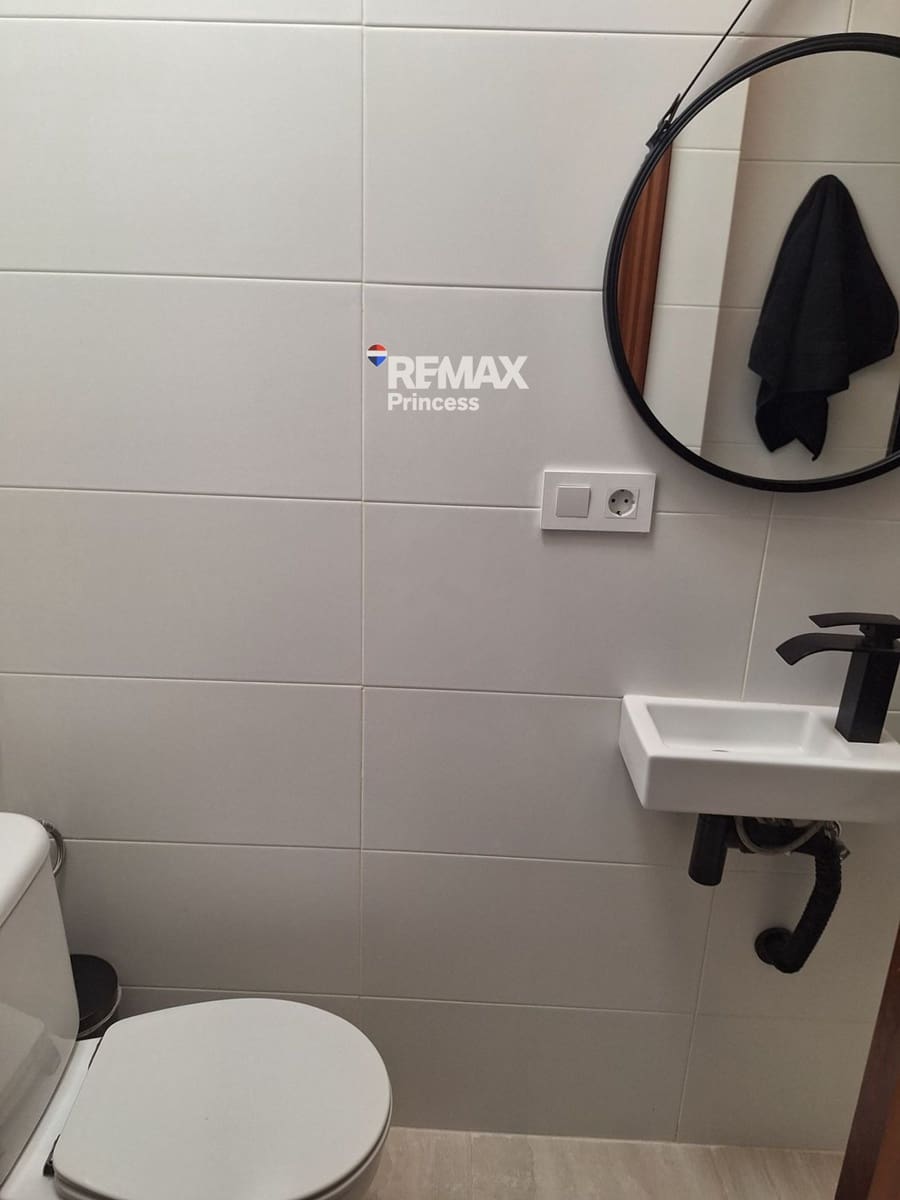 2 soveværelse Lejlighed til salg i Alicante by med garage - € 299.000 (Ref: 9569570)