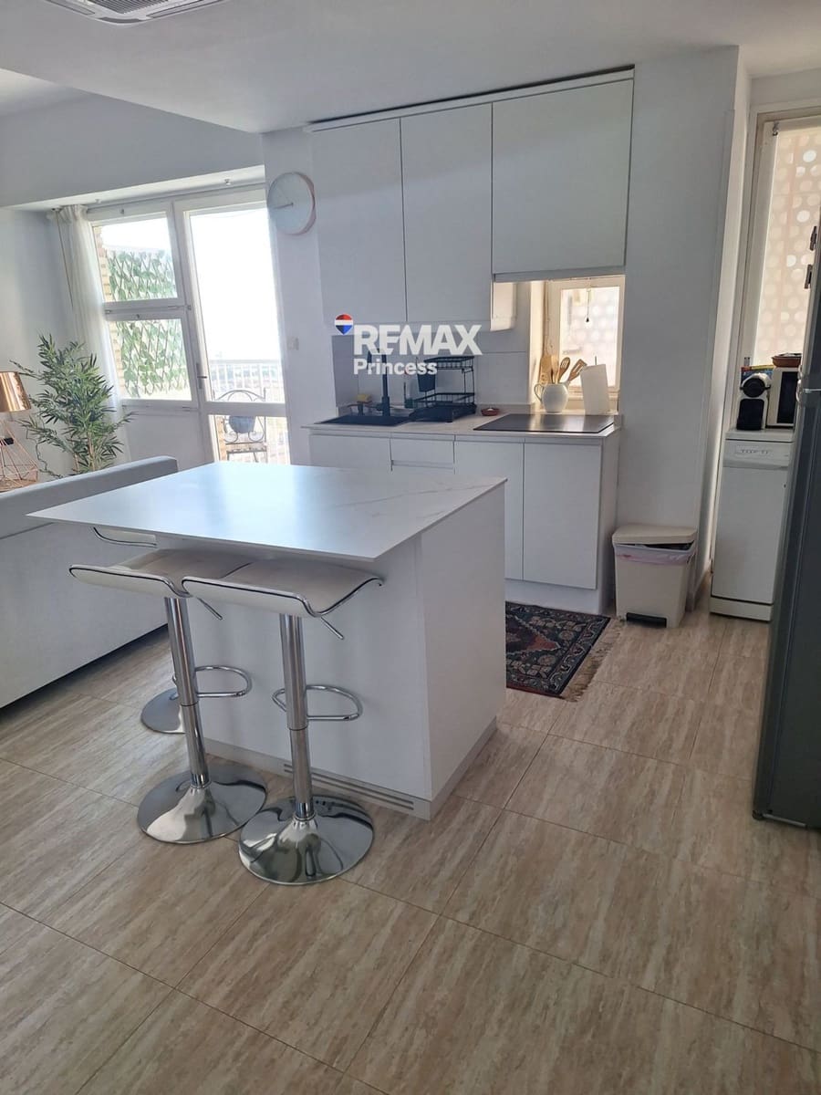 2 soveværelse Lejlighed til salg i Alicante by med garage - € 299.000 (Ref: 9569570)