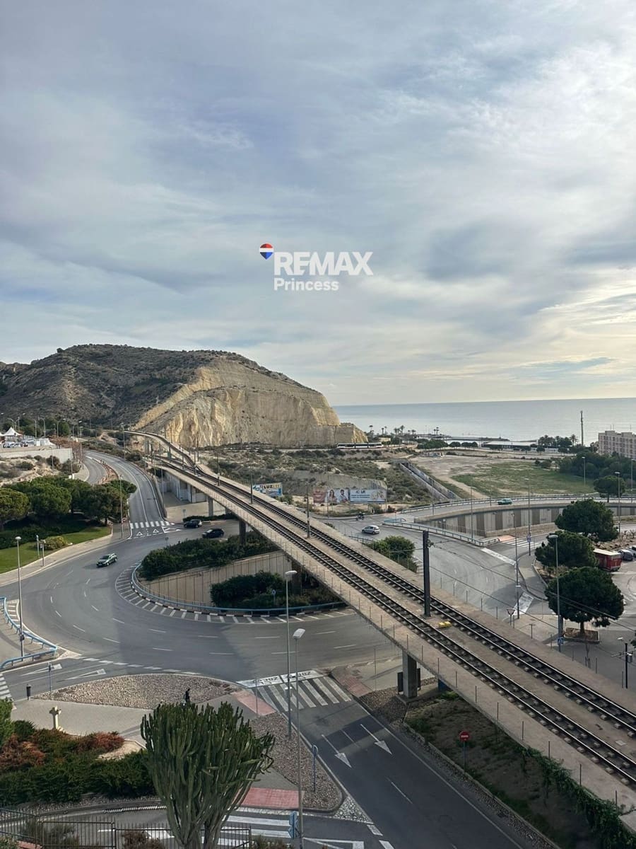 2 soveværelse Lejlighed til salg i Alicante by med garage - € 299.000 (Ref: 9569570)