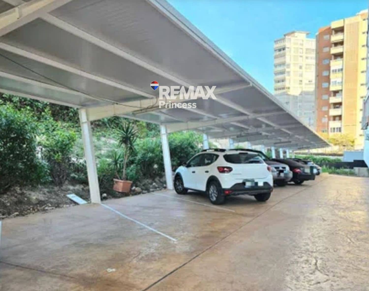 2 soveværelse Lejlighed til salg i Alicante by med garage - € 299.000 (Ref: 9569570)