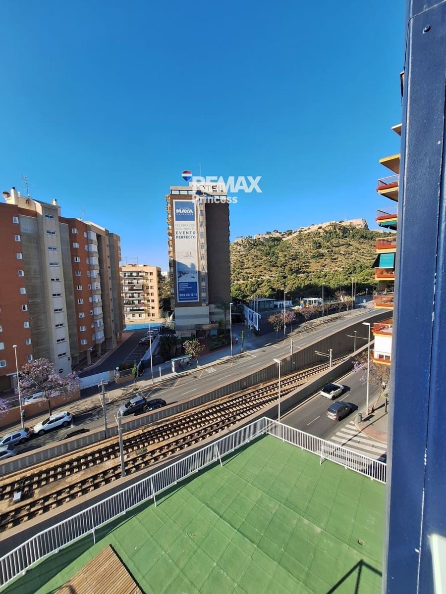 2 soveværelse Lejlighed til salg i Alicante by med garage - € 299.000 (Ref: 9569570)