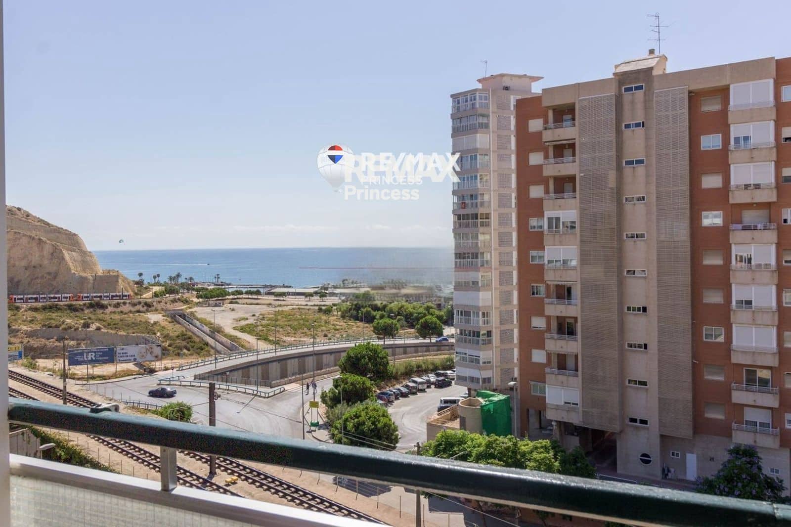 2 soveværelse Lejlighed til salg i Alicante by med garage - € 299.000 (Ref: 9569570)