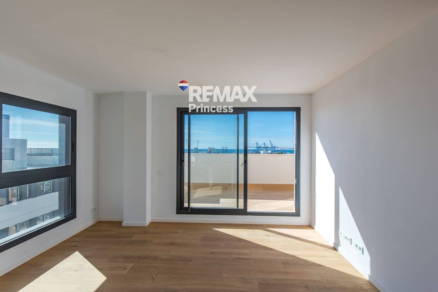 3 soveværelse Penthouse til salg i Alicante by med swimmingpool garage - € 510.000 (Ref: 9569572)