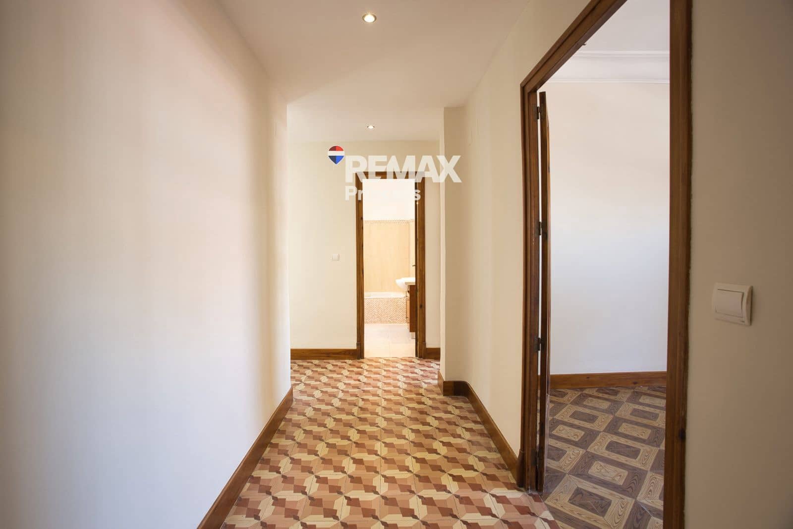 3 soveværelse Penthouse til leje i Alicante by med garage - € 1.650 (Ref: 9569573)