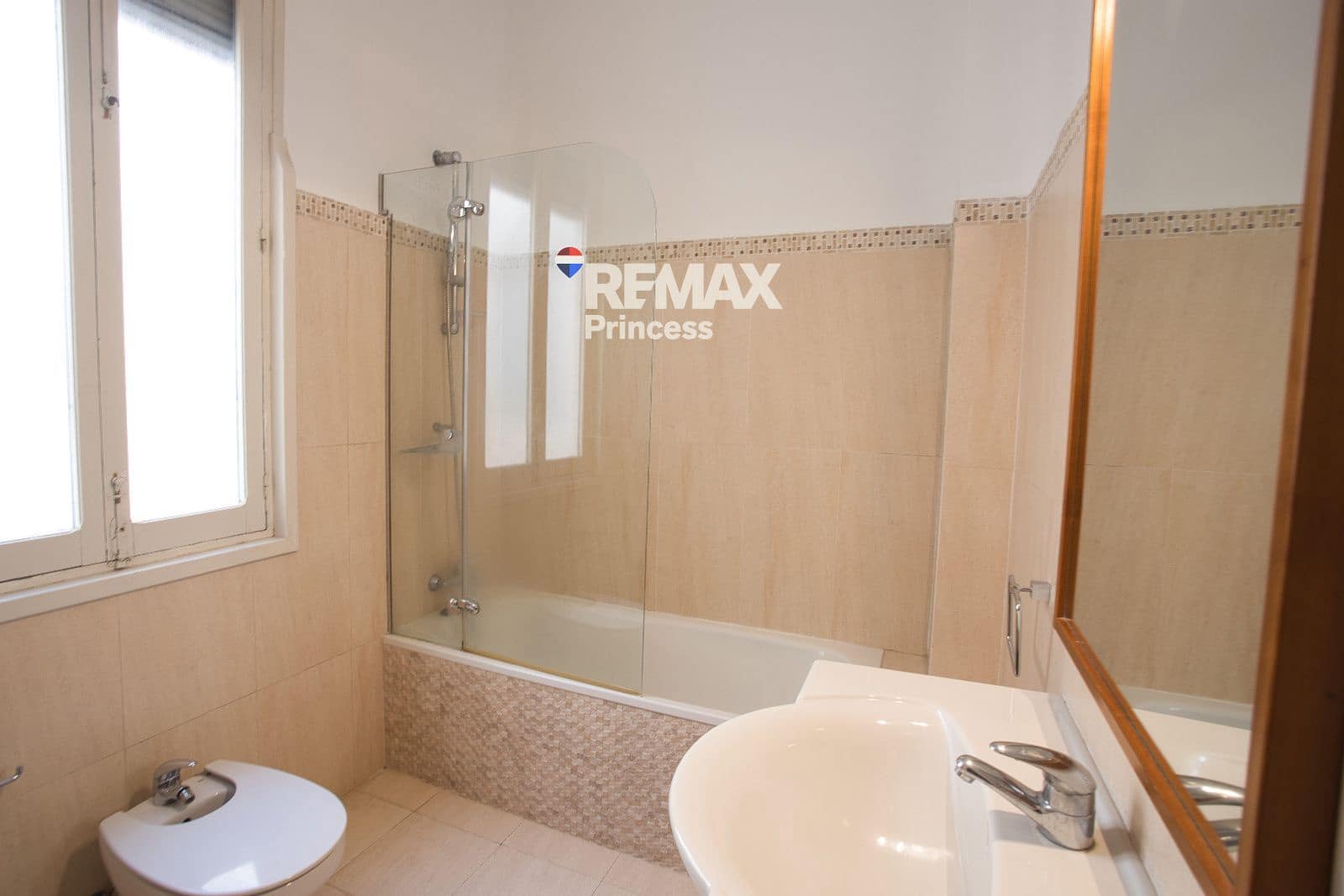 3 soveværelse Penthouse til leje i Alicante by med garage - € 1.650 (Ref: 9569573)