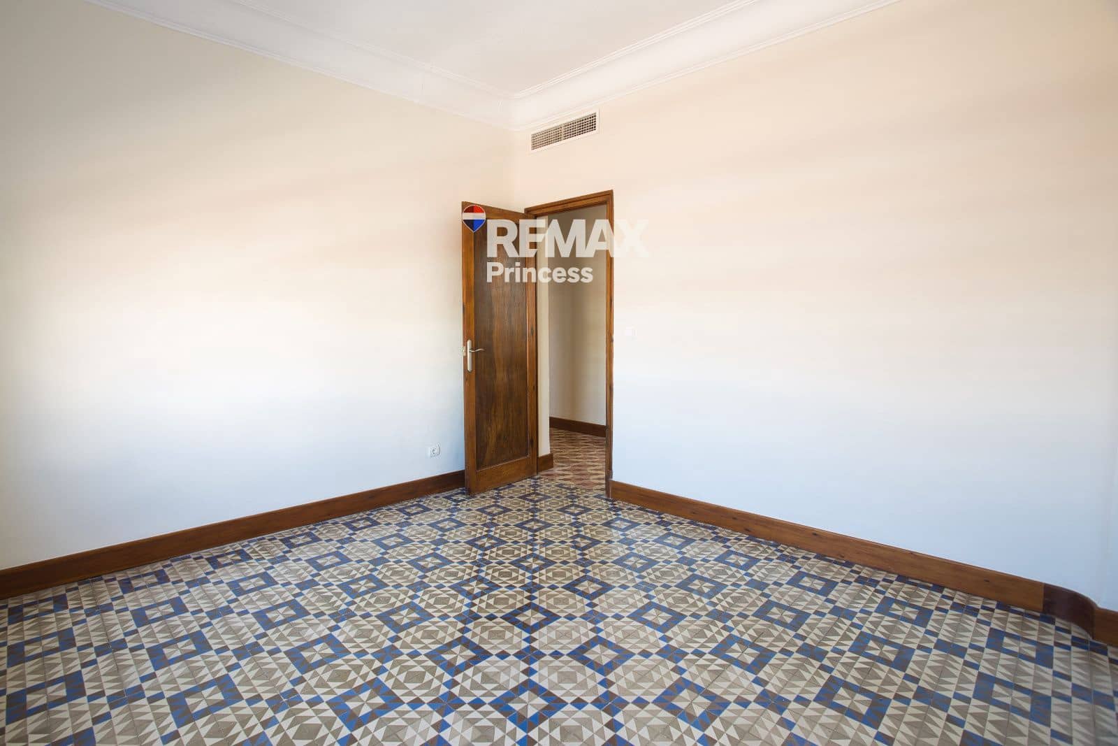 3 soveværelse Penthouse til leje i Alicante by med garage - € 1.650 (Ref: 9569573)