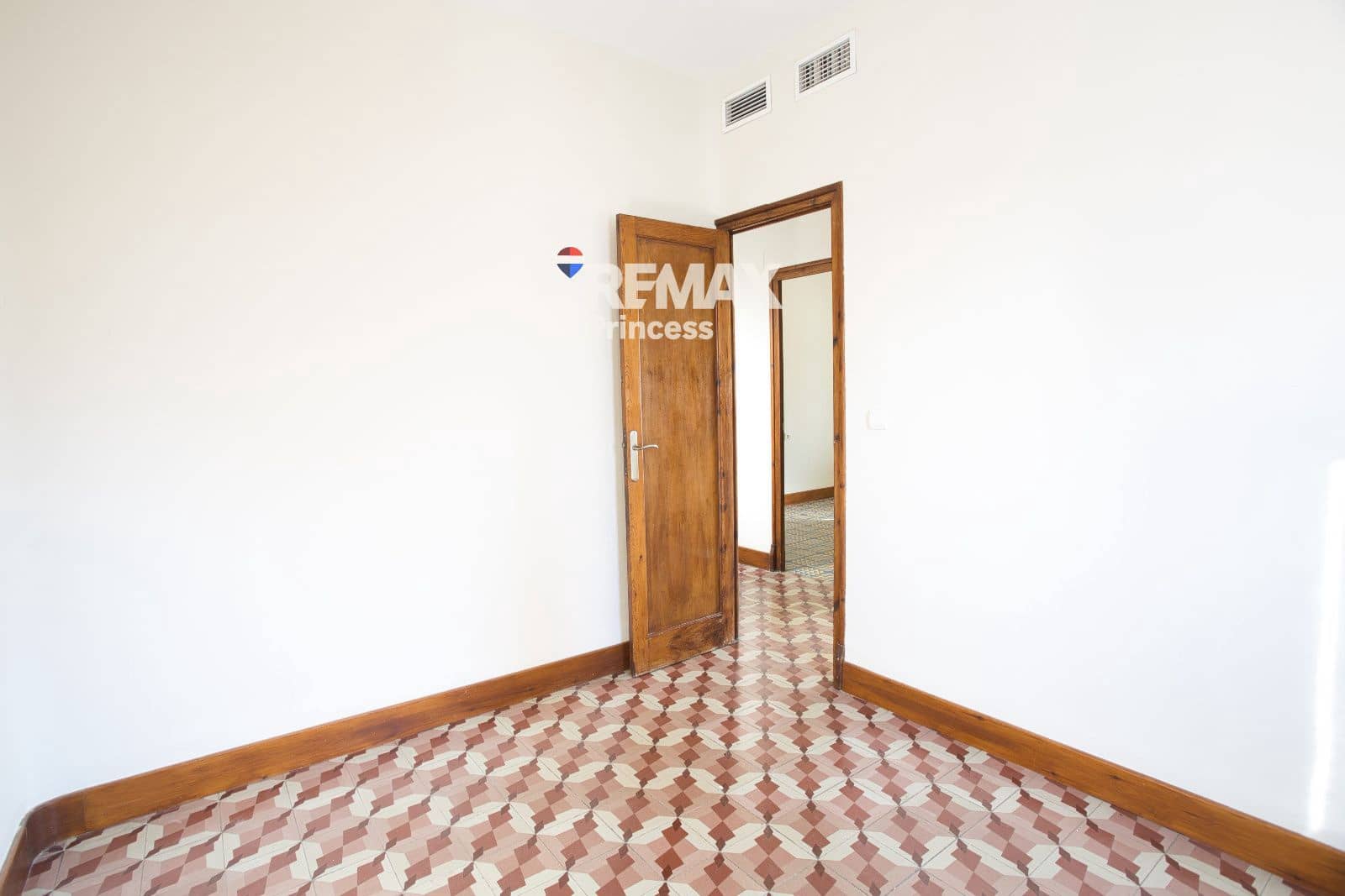 3 soveværelse Penthouse til leje i Alicante by med garage - € 1.650 (Ref: 9569573)