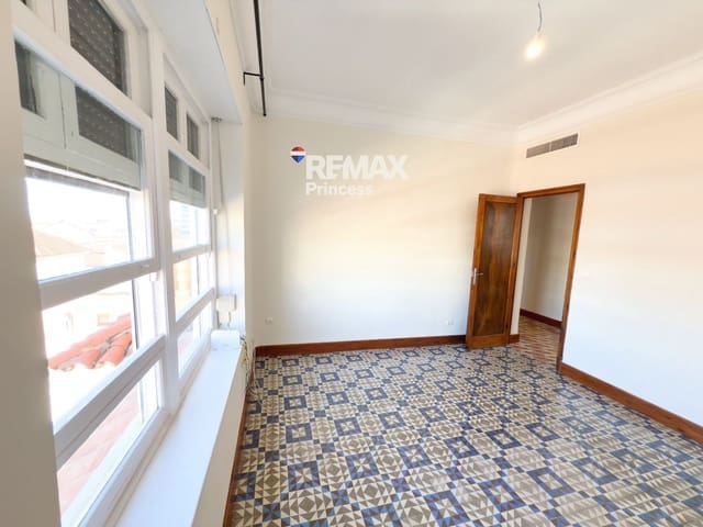 3 soveværelse Penthouse til leje i Barrio del Centro, Alicante by med garage - € 1.650 (Ref: 9569573)