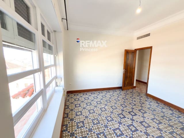 3 soveværelse Penthouse til leje i Barrio del Centro, Alicante by med garage - € 1.650 (Ref: 9569573)