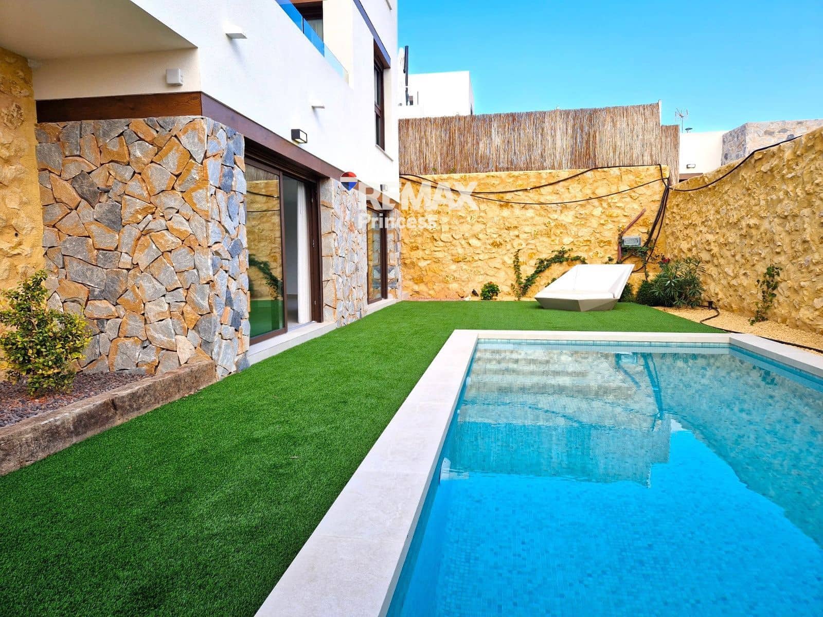 3 quarto Moradia para venda em Finestrat com piscina - 720 000 € (Ref: 9570142)