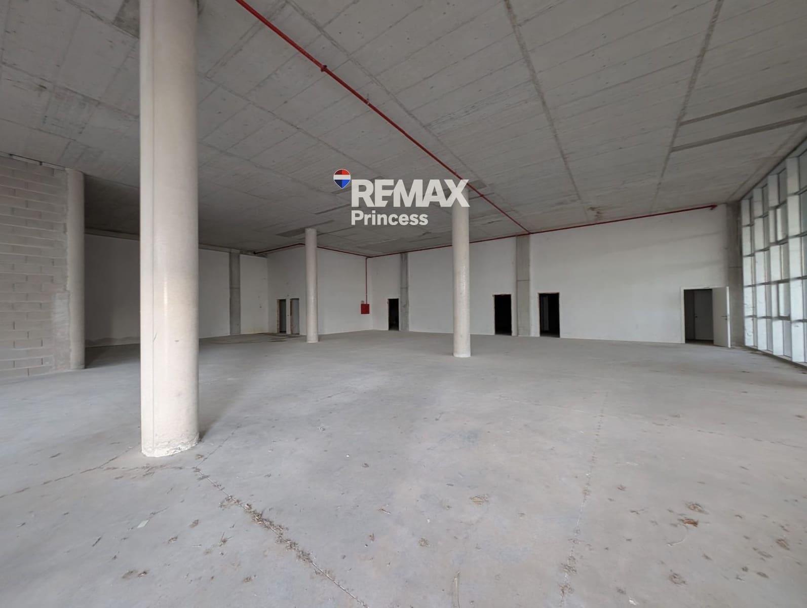 Commercieel te koop in Jijona / Xixona met garage - € 1.683.000 (Ref: 9570143)