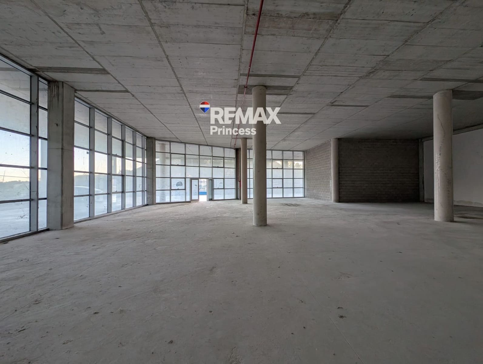 Commercieel te koop in Jijona / Xixona met garage - € 1.683.000 (Ref: 9570143)