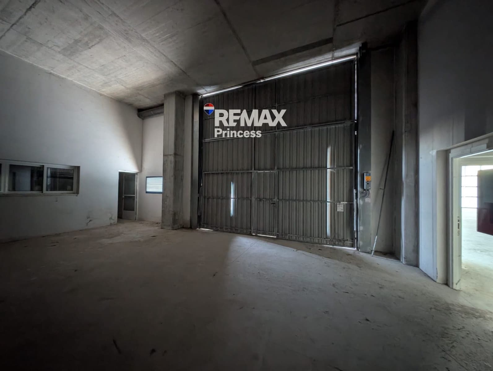 Commercieel te koop in Jijona / Xixona met garage - € 1.683.000 (Ref: 9570143)