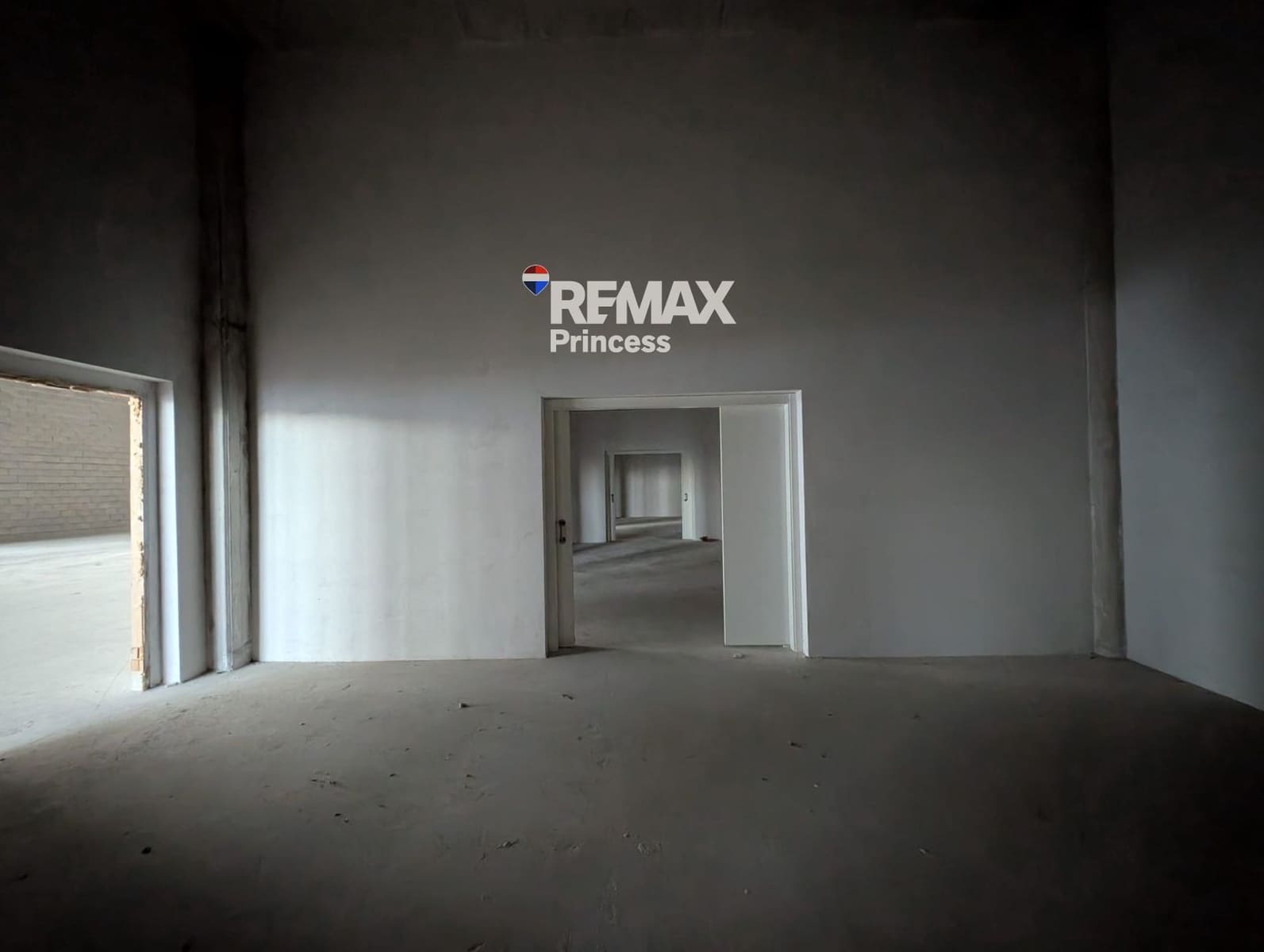 Commercieel te koop in Jijona / Xixona met garage - € 1.683.000 (Ref: 9570143)