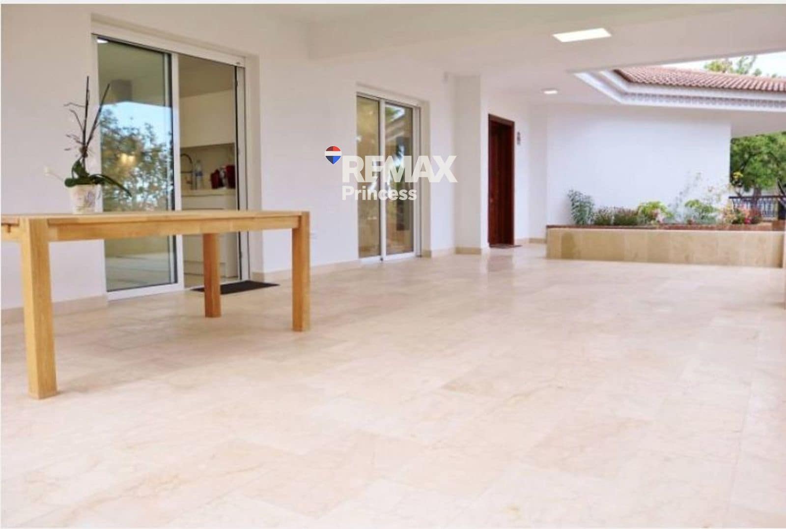 5 soveværelse Villa til salg i Alicante by med swimmingpool garage - € 1.650.000 (Ref: 9570144)