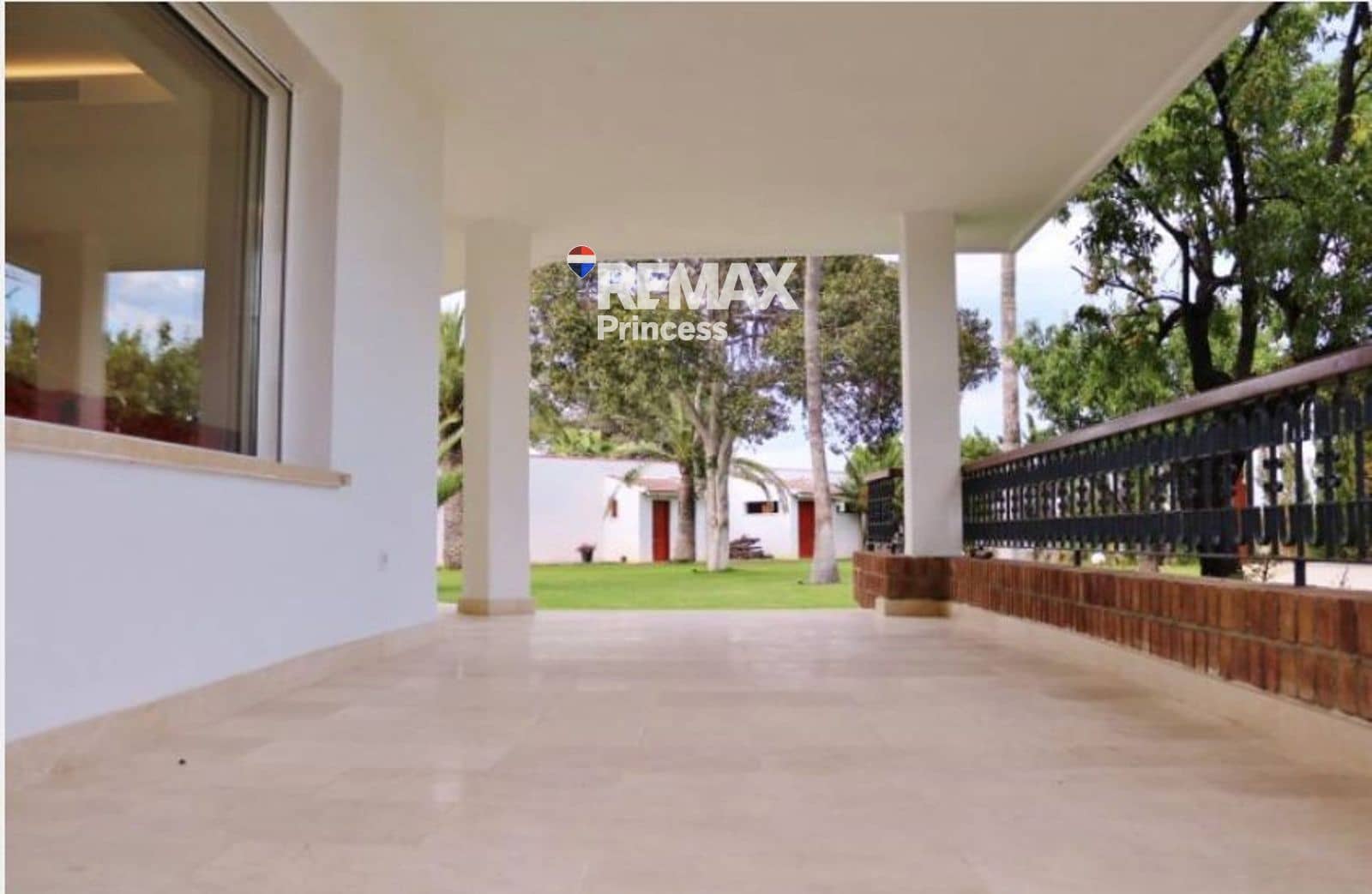 5 soveværelse Villa til salg i Alicante by med swimmingpool garage - € 1.650.000 (Ref: 9570144)