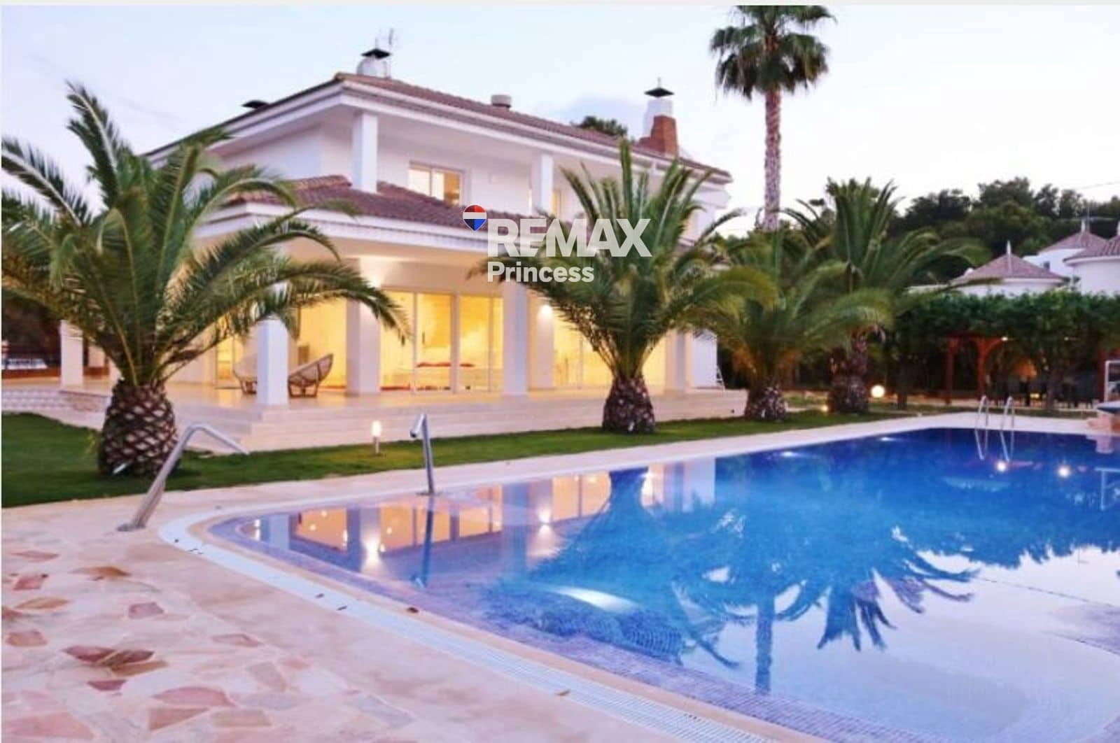 5 soveværelse Villa til salg i Alicante by med swimmingpool garage - € 1.650.000 (Ref: 9570144)
