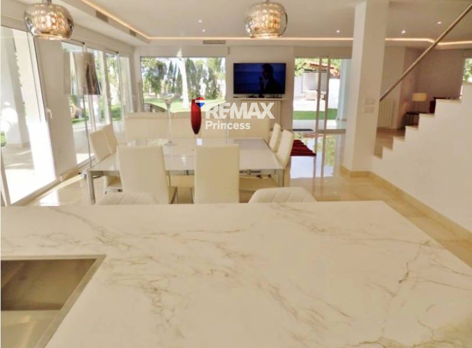 5 soveværelse Villa til salg i Alicante by med swimmingpool garage - € 1.650.000 (Ref: 9570144)