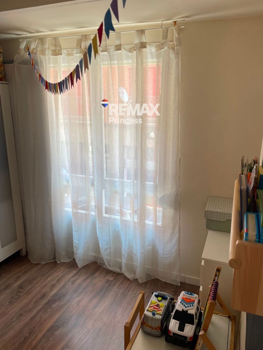 4 slaapkamer Flat te koop in Alicante stad - € 196.000 (Ref: 9570145)