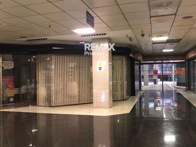 Erhverv til salg i Ensanche - Diputacion, Alicante by - € 85.000 (Ref: 9570146)