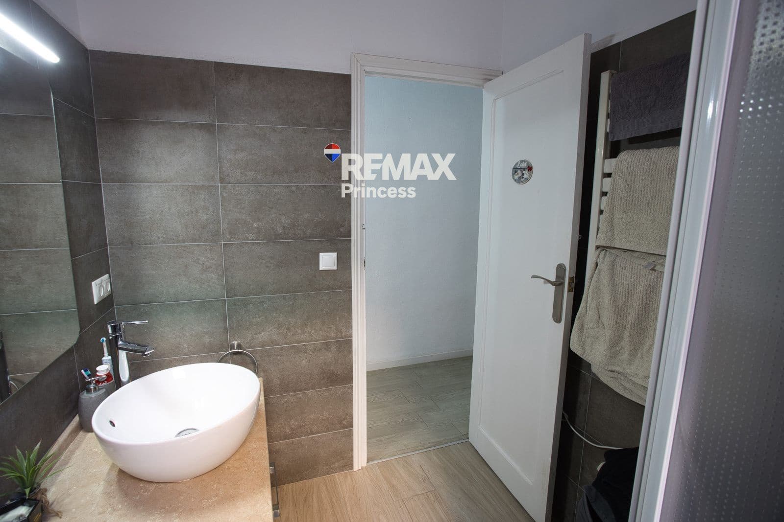 3 soveværelse Restaurant/Bar til salg i El Campello med garage - € 1.400.000 (Ref: 9570149)