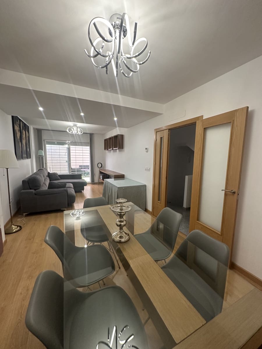 4 soveværelse Rækkehus til salg i Granada by med garage - € 485.000 (Ref: 9752629)