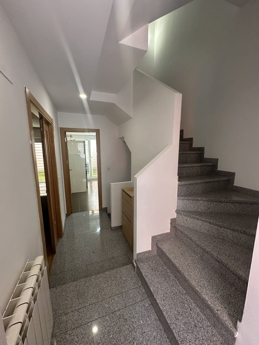 4 soveværelse Rækkehus til salg i Granada by med garage - € 485.000 (Ref: 9752629)