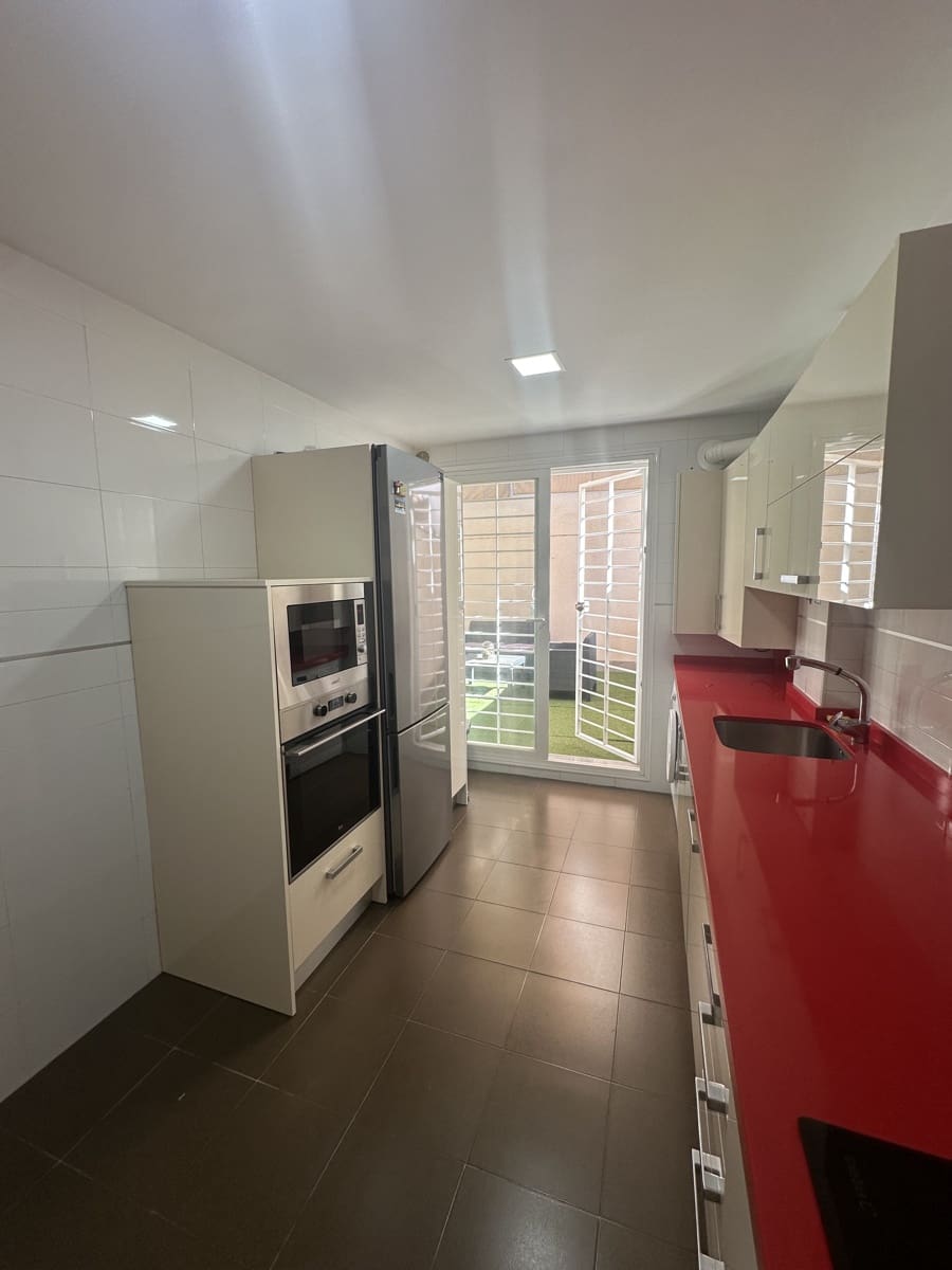 4 soveværelse Rækkehus til salg i Granada by med garage - € 485.000 (Ref: 9752629)