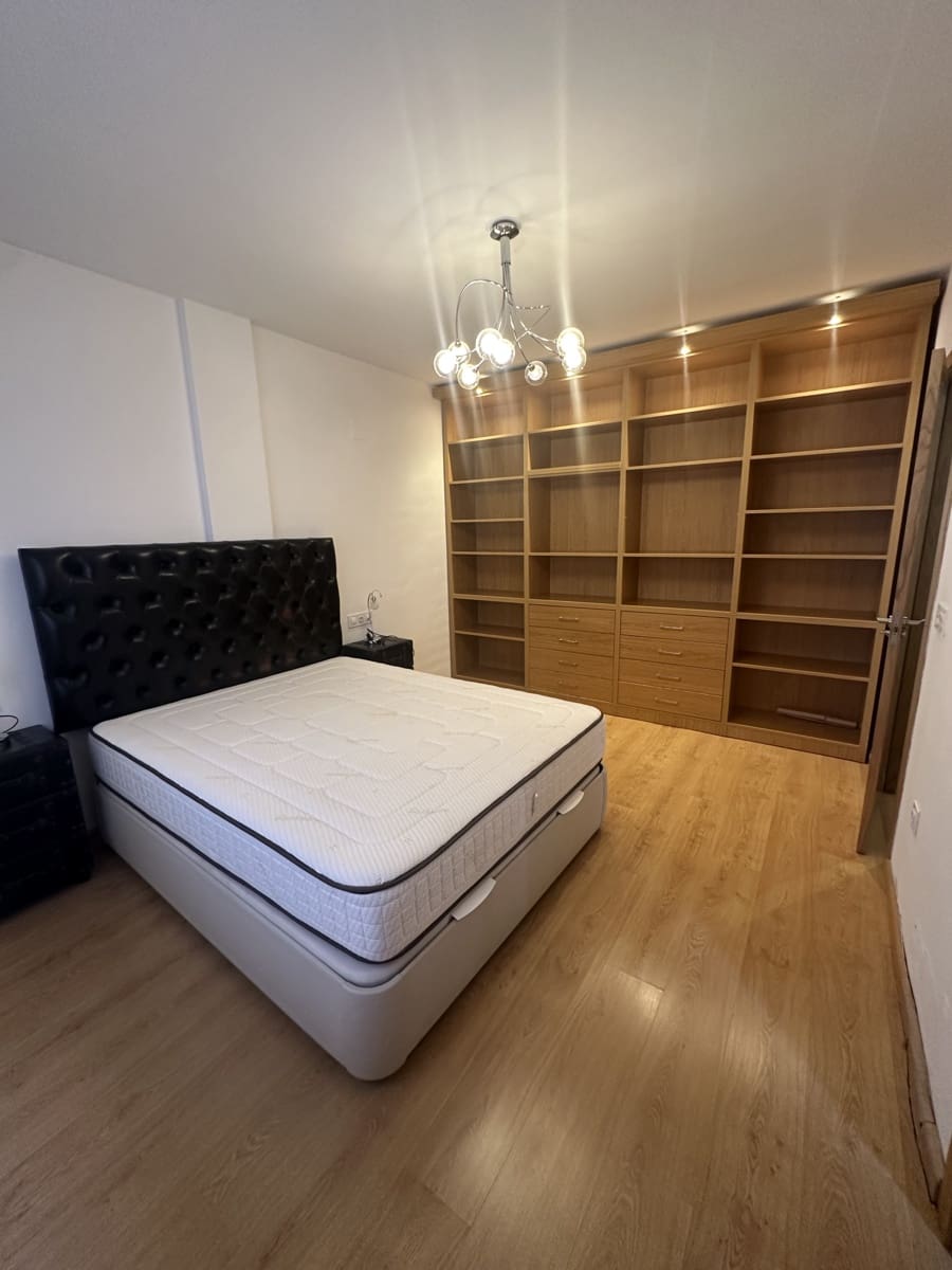 4 soveværelse Rækkehus til salg i Granada by med garage - € 485.000 (Ref: 9752629)