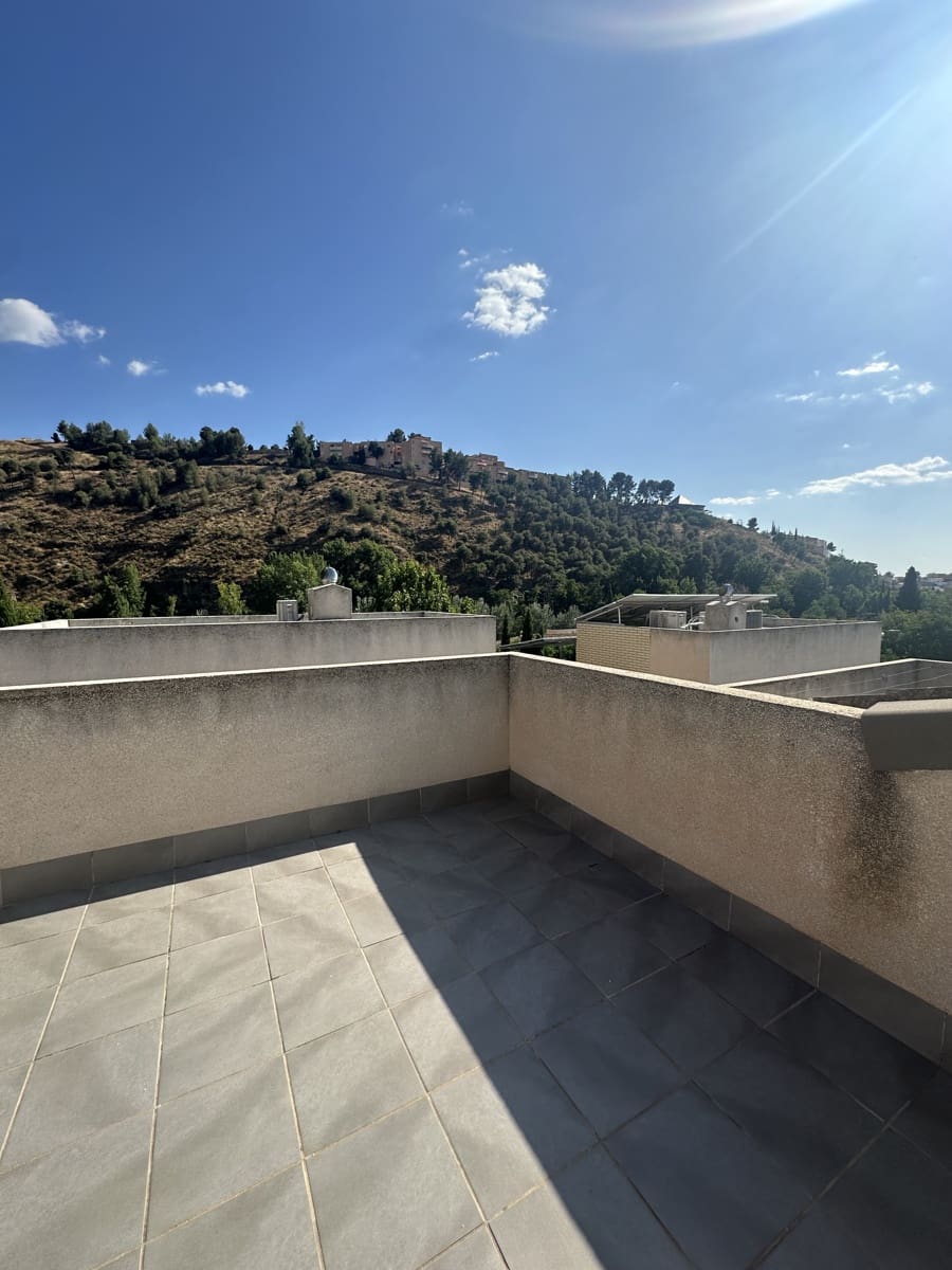 4 soveværelse Rækkehus til salg i Granada by med garage - € 485.000 (Ref: 9752629)