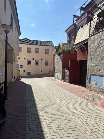 4 soveværelse Rækkehus til salg i Carretera de la Sierra, Granada by med garage - € 485.000 (Ref: 9752629)