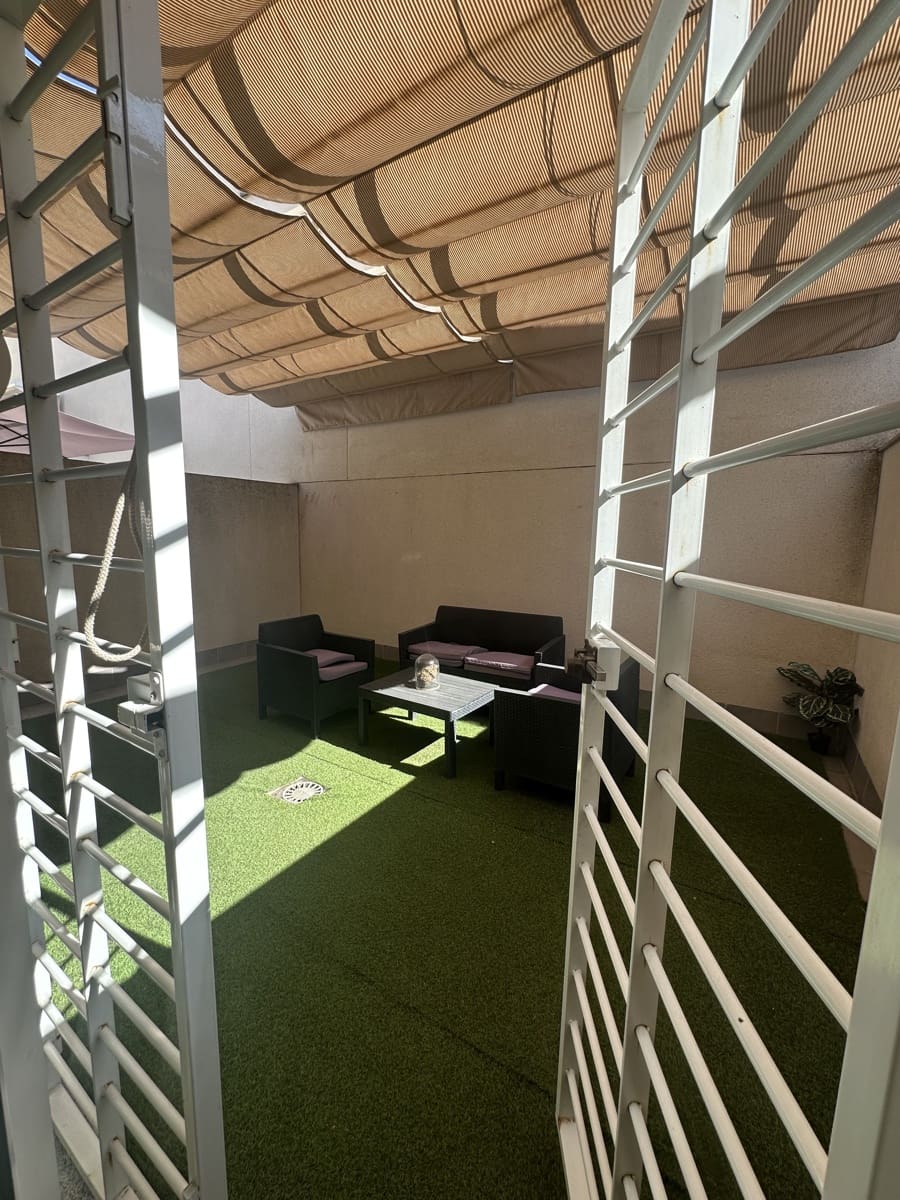 4 soveværelse Rækkehus til salg i Granada by med garage - € 485.000 (Ref: 9752629)