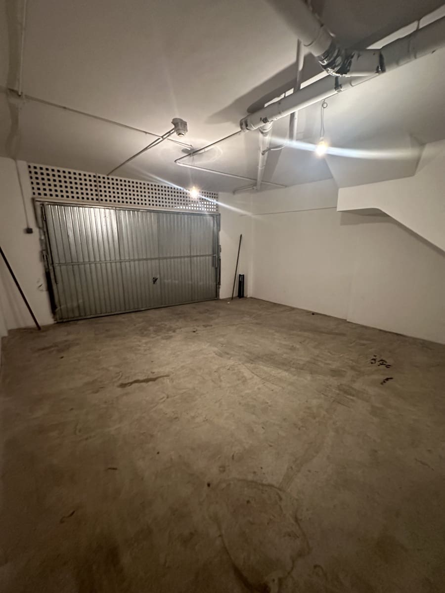 4 soveværelse Rækkehus til salg i Granada by med garage - € 485.000 (Ref: 9752629)