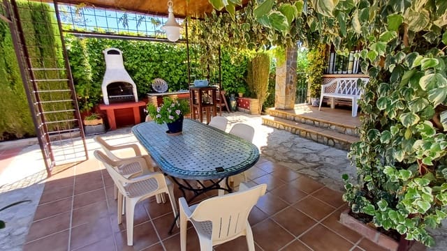 3 chambre Villa/Maison à vendre à Fuente Camacho, Loja avec piscine garage - 285 000 € (Ref: 8431852)