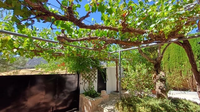 3 chambre Villa/Maison à vendre à Fuente Camacho, Loja avec piscine garage - 285 000 € (Ref: 8431852)