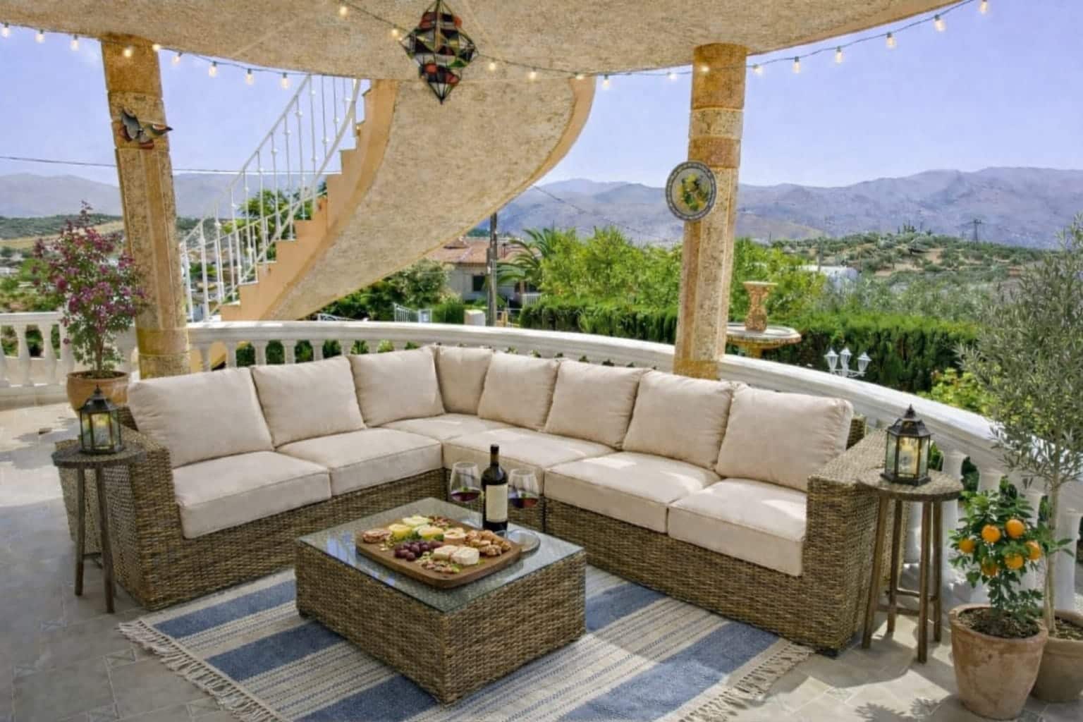 4 makuuhuone Maalaistalo myytävänä paikassa Loja mukana 
autotalli - 379 999 € (Ref: 9165337)