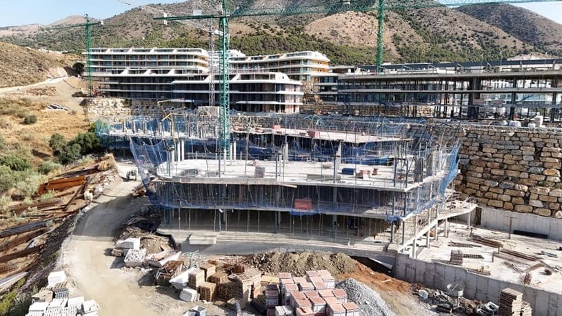 Apartamento de 2 habitaciones en Fuengirola en venta con piscina garaje - 695.000 € (Ref: 9547066)