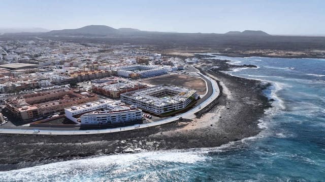 1 Zimmer Apartment zu verkaufen in Corralejo, La Oliva mit Pool Garage - 196.000 € (Ref: 10012912)
