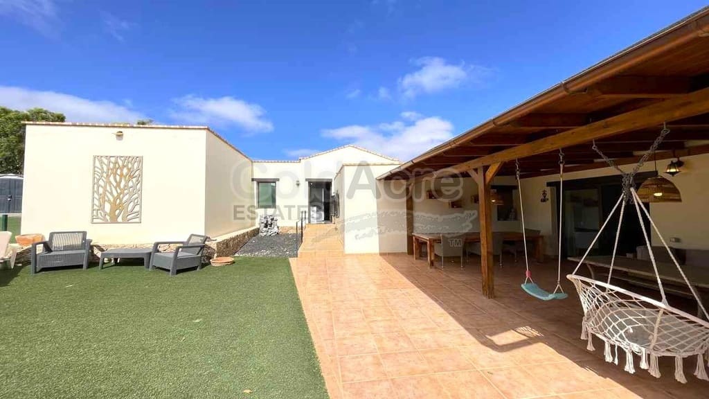 5 bedroom Villa for sale in Tindaya - € 425,000 (Ref: 10024993)