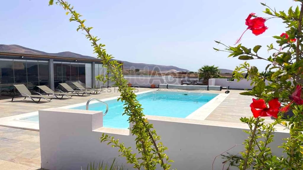 3 chambre Villa/Maison à vendre à Triquivijate avec piscine - 495 000 € (Ref: 10024994)
