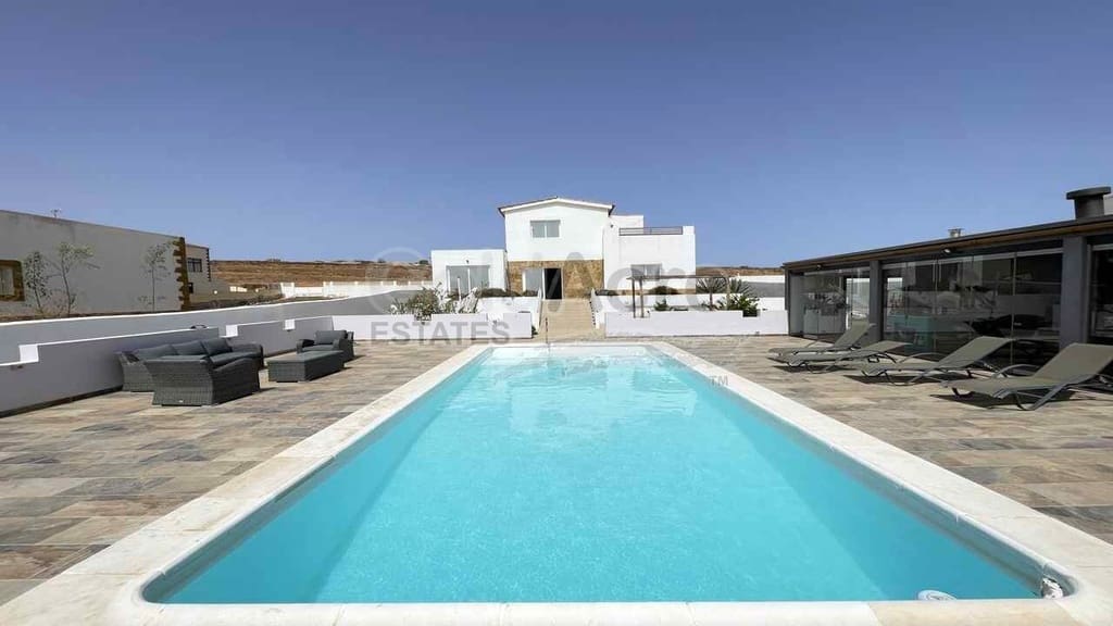 3 chambre Villa/Maison à vendre à Triquivijate avec piscine - 495 000 € (Ref: 10024994)