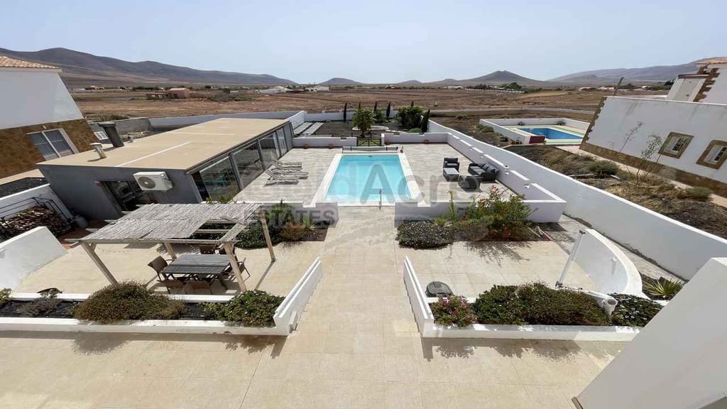 3 chambre Villa/Maison à vendre à Triquivijate avec piscine - 495 000 € (Ref: 10024994)