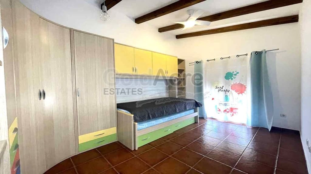 3 bedroom Villa for sale in Puerto del Rosario with garage - € 339,000 (Ref: 10026638)