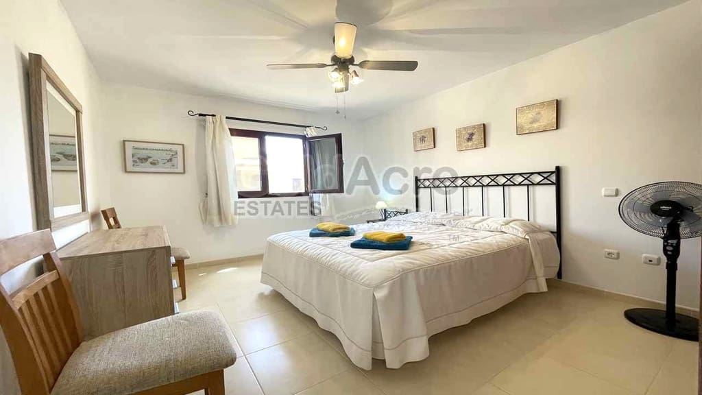 4 quarto Moradia para venda em Corralejo com piscina garagem - 395 000 € (Ref: 10026639)