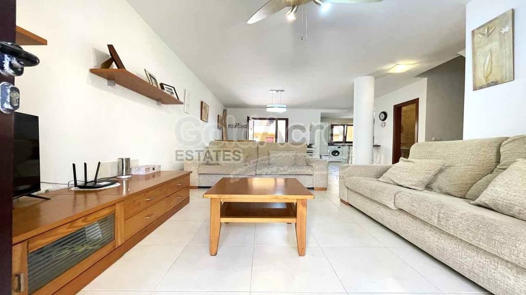 4 quarto Moradia para venda em Corralejo com piscina garagem - 395 000 € (Ref: 10026639)