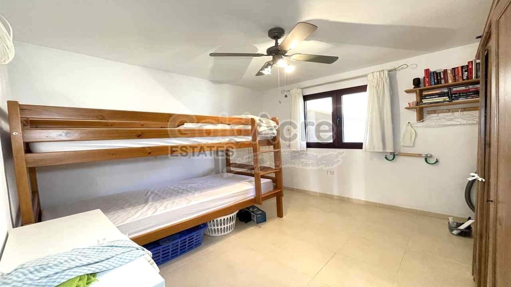 4 quarto Moradia para venda em Corralejo com piscina garagem - 395 000 € (Ref: 10026639)